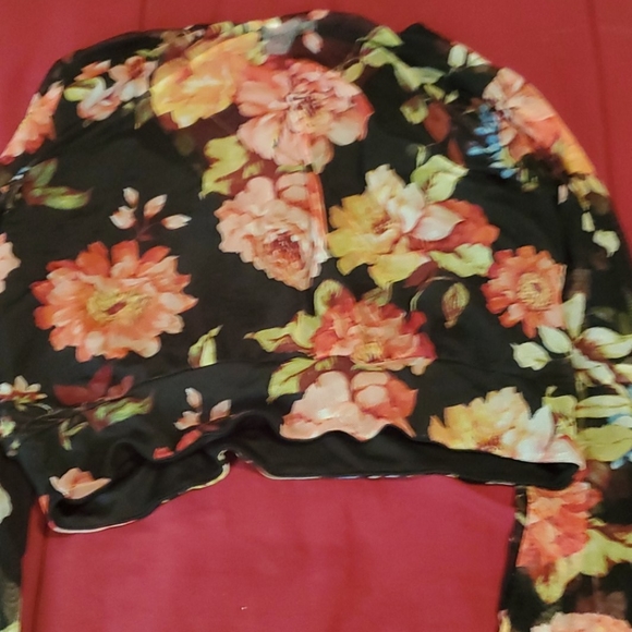 Top - Picture 2 of 2